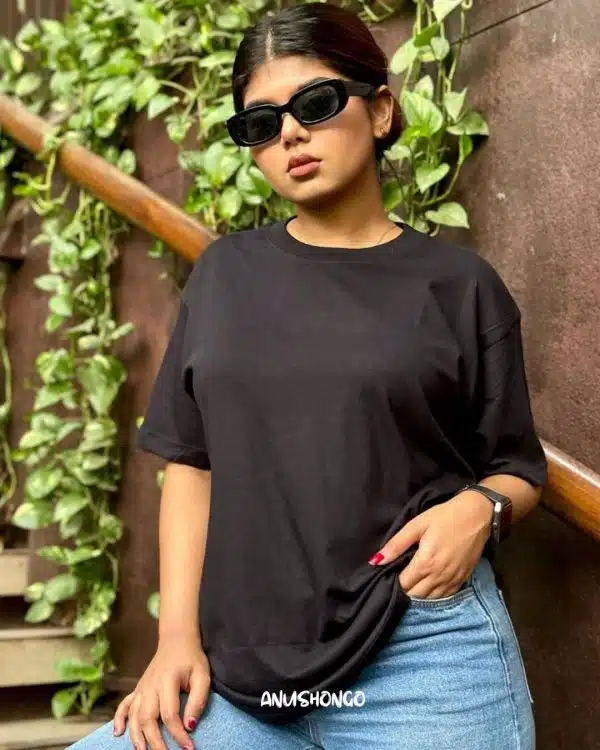 women-black-oversized-premium-tshirt
